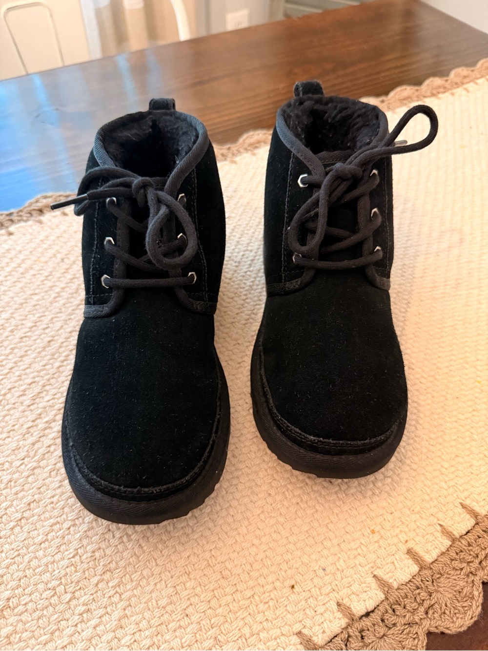 UGG Kids Neumel II Black Sz 3Y